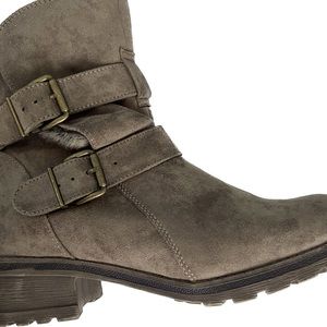 White Mountain Tan Suede boots size 9